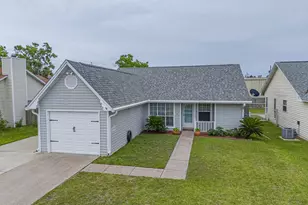 102 Heritage Cir, Panama City Beach, FL 32407 - Photo 2
