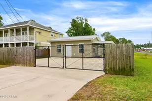 8125 Singletary St, Panama City Beach, FL 32407 - Photo 2