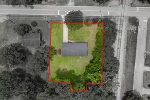 406 S Hubbard St, Bonifay, FL 32425 - Photo 2