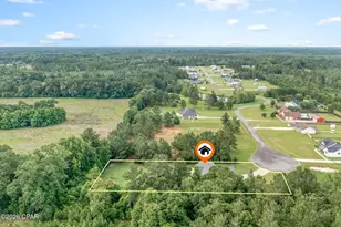 566 Lakepointe Dr, Chipley, FL 32428 - Photo 10