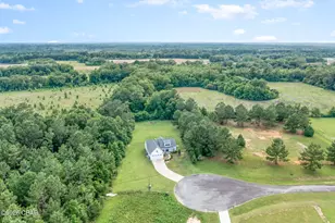 566 Lakepointe Dr, Chipley, FL 32428 - Photo 14