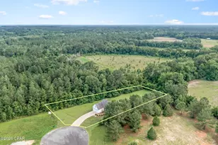 566 Lakepointe Dr, Chipley, FL 32428 - Photo 28