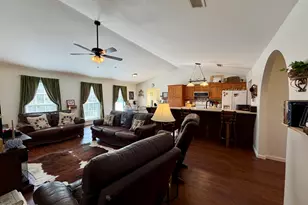 2646 Generals Ct, Marianna, FL 32446 - Photo 10