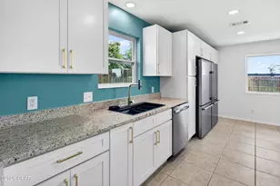 360 Bell Cir, Lynn Haven, FL 32444 - Photo 8