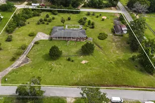 409 E Wisconsin Ave, Bonifay, FL 32425 - Photo 36