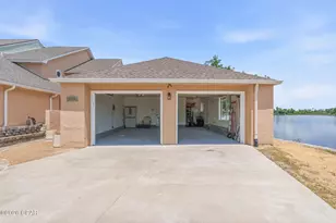 2718 Country Club Dr, Lynn Haven, FL 32444 - Photo 30