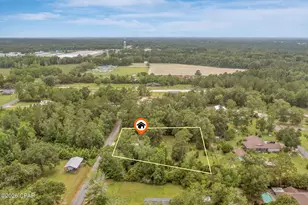 940 Jamie Dr, Chipley, FL 32428 - Photo 2