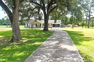 6731 Butler Rd, Grand Ridge, FL 32442 - Photo 2