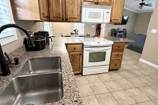 6731 Butler Rd, Grand Ridge, FL 32442 - Photo 8