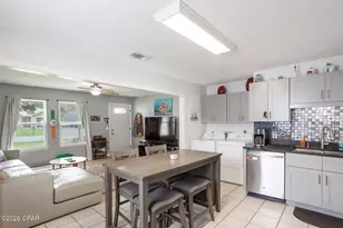 2318 Oakwood St, Panama City, FL 32408 - Photo 8