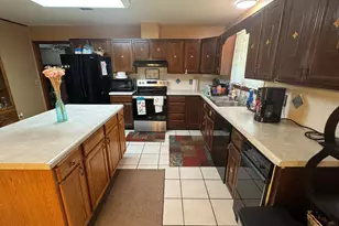 7881 Sale St, Sneads, FL 32460 - Photo 12