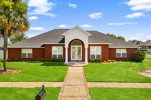 121 Cottonwood Cir, Lynn Haven, FL 32444 - Photo 2