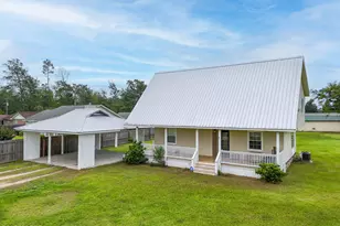 20107 NE Burns Ave, Blountstown, FL 32424 - Photo 1