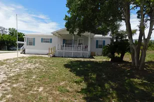 606 Malaga Pl, Panama City Beach, FL 32413 - Photo 2