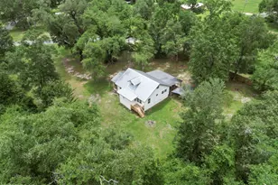 2197 Indiana Ave, Grand Ridge, FL 32442 - Photo 14