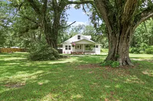 2197 Indiana Ave, Grand Ridge, FL 32442 - Photo 2