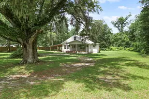 2197 Indiana Ave, Grand Ridge, FL 32442 - Photo 4