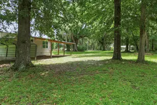 2197 Indiana Ave, Grand Ridge, FL 32442 - Photo 10