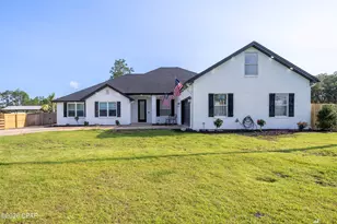 221 White Oaks Blvd, Southport, FL 32409 - Photo 1
