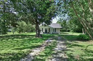 19655 Barfield Rd, Blountstown, FL 32424 - Photo 2