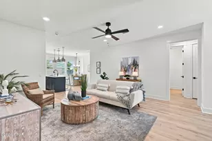 515 Pinetree Dr, Panama City Beach, FL 32413 - Photo 2