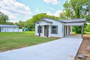 1028 Pelham Ave, Graceville, FL 32440 - Photo 2