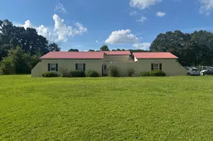 956 Everett Rd, Graceville, FL 32440 - Photo 2