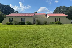 956 Everett Rd, Graceville, FL 32440 - Photo 1