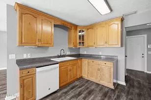 8017 Bluebird Ln, Youngstown, FL 32466 - Photo 10