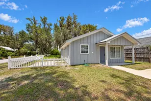 601 E 4th Ct, Panama City, FL 32401 - Photo 2