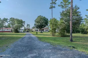 819 Ashley Cir, Alford, FL 32420 - Photo 2