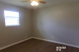 3921 E 10th St, Panama City, FL 32404 - Photo 6
