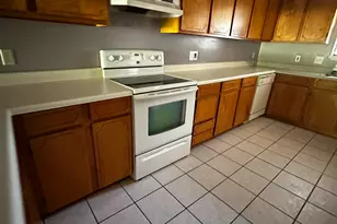 1060 W 11th Ct, Panama City, FL 32401 - Photo 6