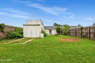 911 Bradley Cir, Lynn Haven, FL 32444 - Photo 22
