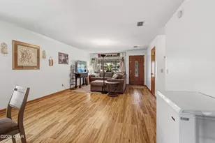911 Bradley Cir, Lynn Haven, FL 32444 - Photo 2