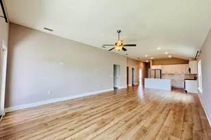 290 Bayou Bend Ln, Callaway, FL 32404 - Photo 6