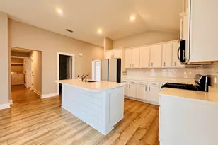 290 Bayou Bend Ln, Callaway, FL 32404 - Photo 4