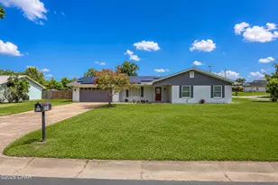 924 Agnes Scott Cir, Panama City, FL 32405 - Photo 1
