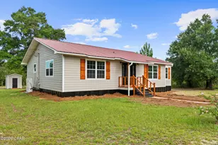 1025 Edison Ave, Alford, FL 32420 - Photo 2