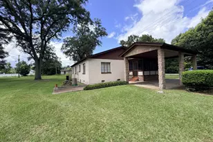 2046 Finley Ave, Grand Ridge, FL 32442 - Photo 22