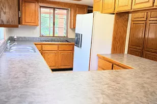 2046 Finley Ave, Grand Ridge, FL 32442 - Photo 10