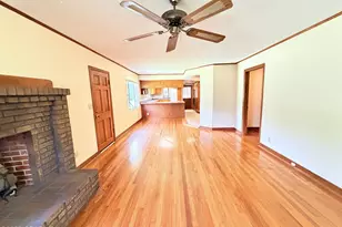 2046 Finley Ave, Grand Ridge, FL 32442 - Photo 6