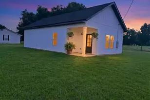 2142 Buckhead Dr, Grand Ridge, FL 32442 - Photo 2