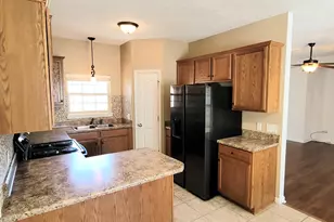 807 E 24th St, Lynn Haven, FL 32444 - Photo 8