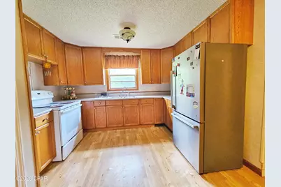 6915 Oak Street, Grand Ridge, FL 32442 - Photo 8