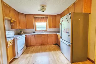 6915 Oak St, Grand Ridge, FL 32442 - Photo 8