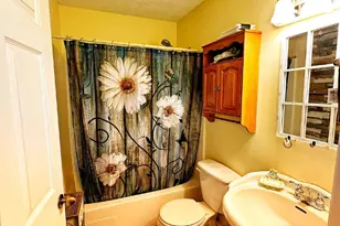 165 Moss Ave, Vernon, FL 32462 - Photo 2