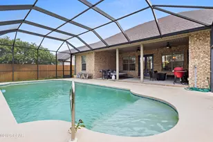 611 Shady Oaks Ln, Lynn Haven, FL 32444 - Photo 2