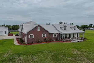 15189 NW Columbus Dr, Altha, FL 32421 - Photo 2