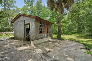 529 N 5th St, Chipley, FL 32428 - Photo 8